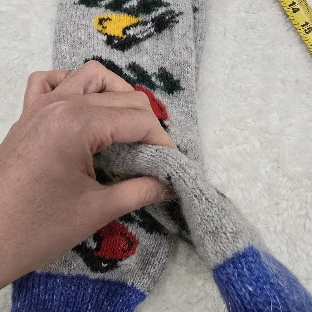 Handmade 100% Natural Goat Down Socks Fuzzy Warm‎ Wool Knitted Bird Motif Large